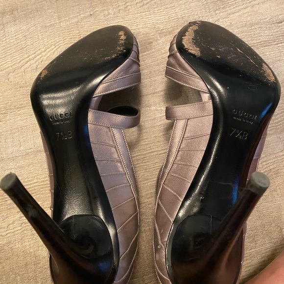 Authentic Gucci rare peep-toe grey satin heels - Picture 7 of 8